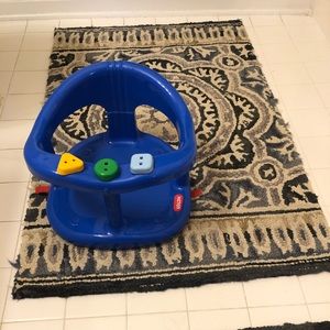 Infant Keter blue bath seat